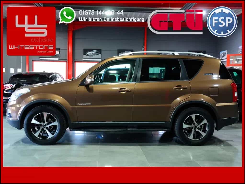 Ssangyong REXTON W Sapphire 4x4 Aut / GARANTIE / AHK 2,6 09/2015-photo-0