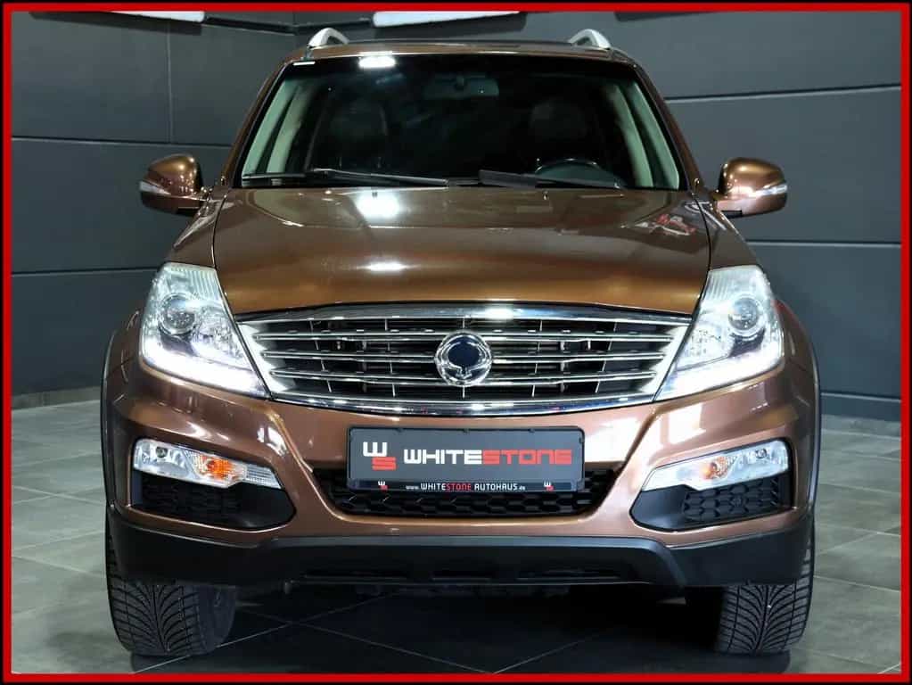 Ssangyong REXTON W Sapphire 4x4 Aut / GARANTIE / AHK 2,6 09/2015-photo-4