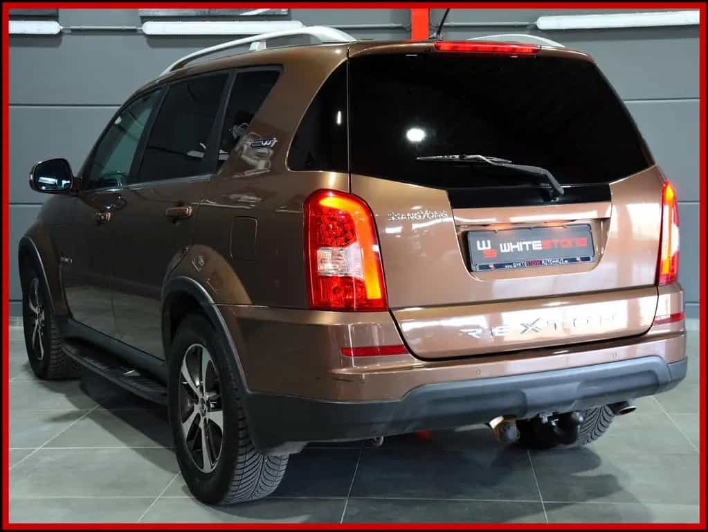 Ssangyong REXTON W Sapphire 4x4 Aut / GARANTIE / AHK 2,6 09/2015-photo-6