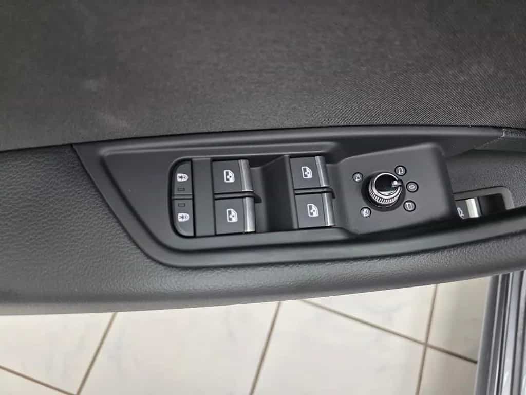 Audi A4 Limo 40 TDI quattro S Line LED OpktikSchwarz 02/2023-photo-13