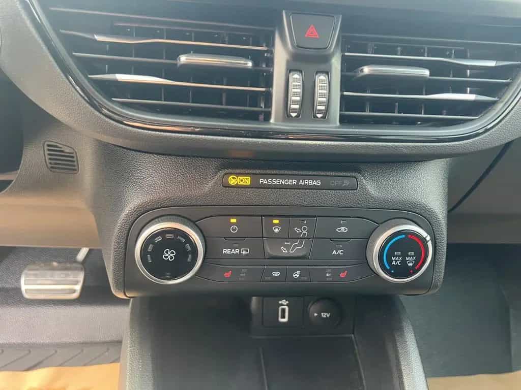 Ford Focus Lim. ST-Line / AUTOMATIK / LED / ACC / TOP 12/2019-photo-21