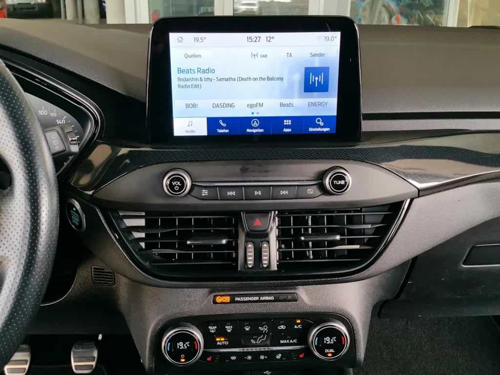 Ford Focus ST-Line Navi Kamera LED B&O 18"-LM Winterp 12/2019-photo-7