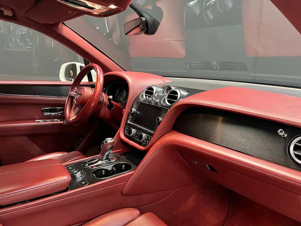 Bentley Bentayga 4.0 V8 Diesel 4WD Autom.*CarPlay*Massag 07/2017-photo-12