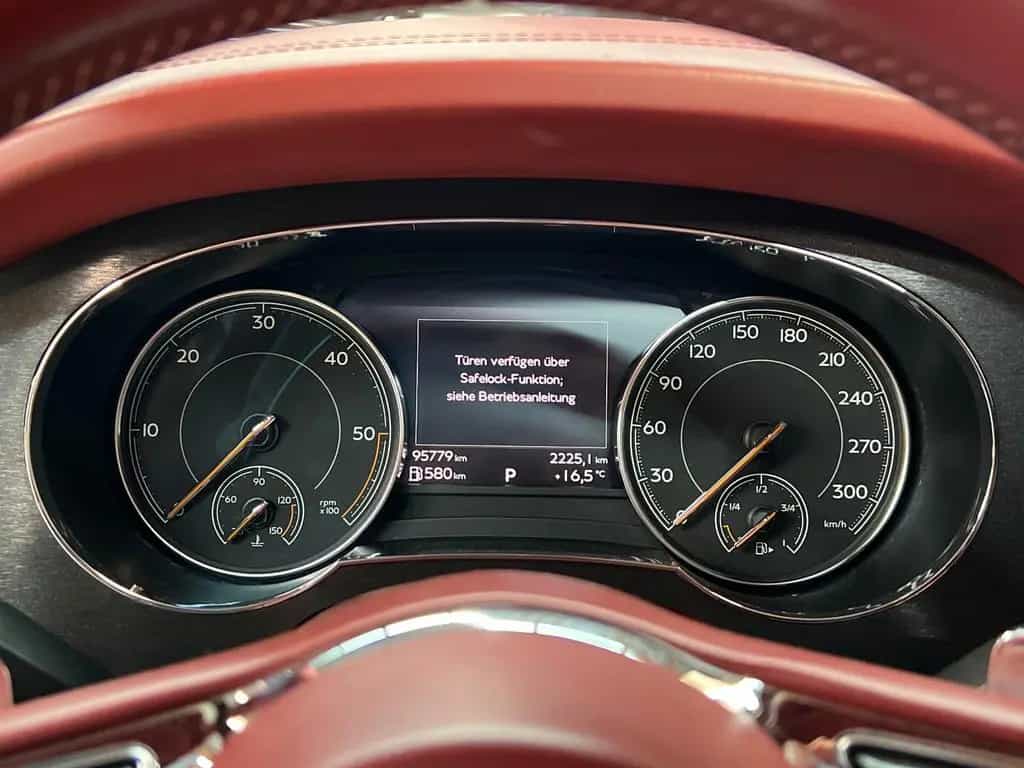 Bentley Bentayga 4.0 V8 Diesel 4WD Autom.*CarPlay*Massag 07/2017-photo-21