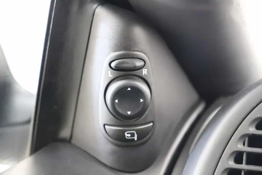 Saab 9-3 2.0T 209PS Cabrio Vector Tempomat Leder SHZ 03/2006-photo-25