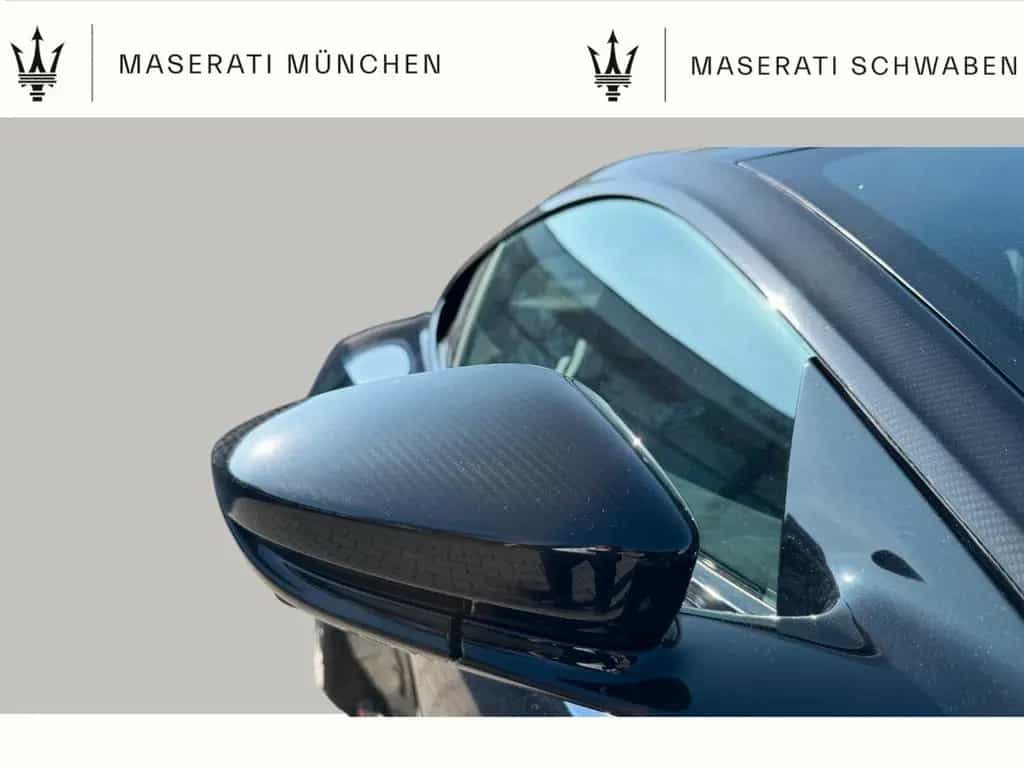 Aston Martin DBS ULTIMATE - Der ultimative Ausdruck von Kraft 08/2025-photo-13