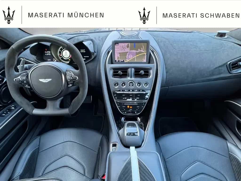 Aston Martin DBS ULTIMATE - Der ultimative Ausdruck von Kraft 08/2025-photo-5