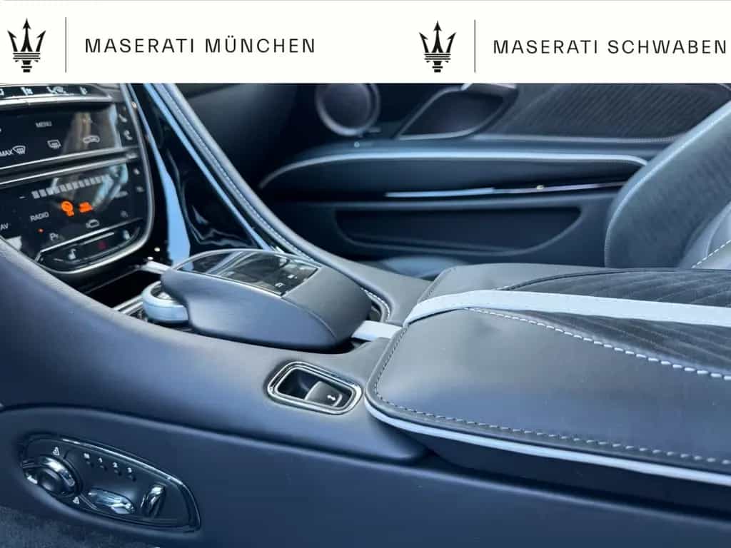 Aston Martin DBS ULTIMATE - Der ultimative Ausdruck von Kraft 08/2025-photo-6