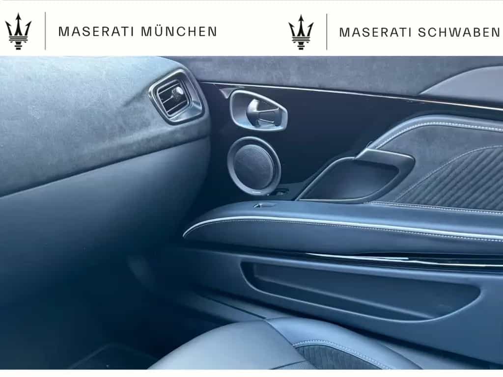 Aston Martin DBS ULTIMATE - Der ultimative Ausdruck von Kraft 08/2025-photo-9