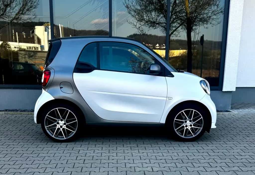 Smart ForTwo 109PS*ORIGINAL BRABUS*PANO*LEDER*JBL*NAVI 09/2017-photo-11