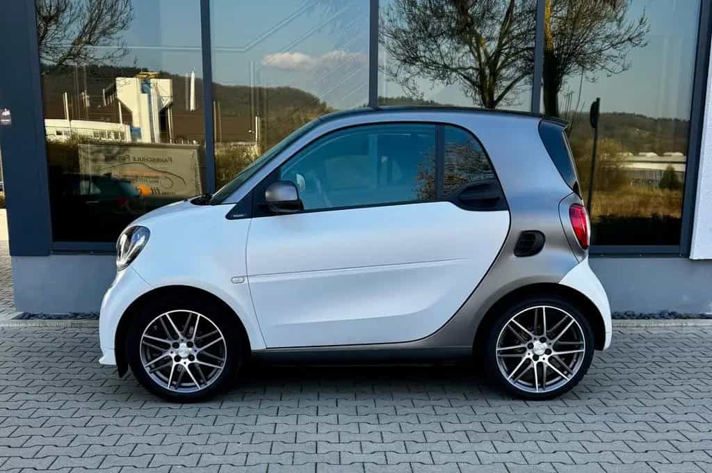 Smart ForTwo 109PS*ORIGINAL BRABUS*PANO*LEDER*JBL*NAVI 09/2017-photo-5