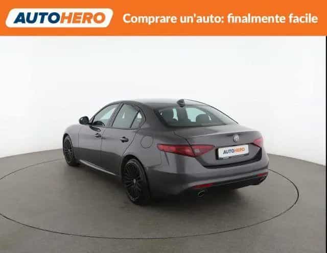 Alfa Romeo Giulia ROMEO Giulia 2.2 Turbodiesel 180 CV AT8 Sup 06/2017-photo-3