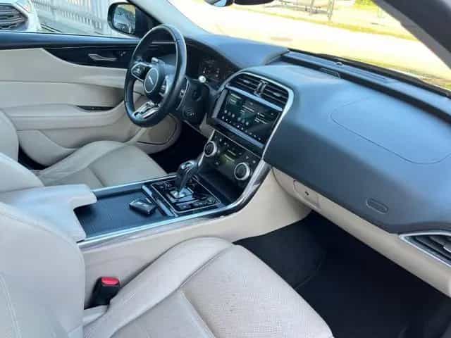Jaguar XE XE 2.0 D 180 CV aut. Prestige 08/2019-photo-6