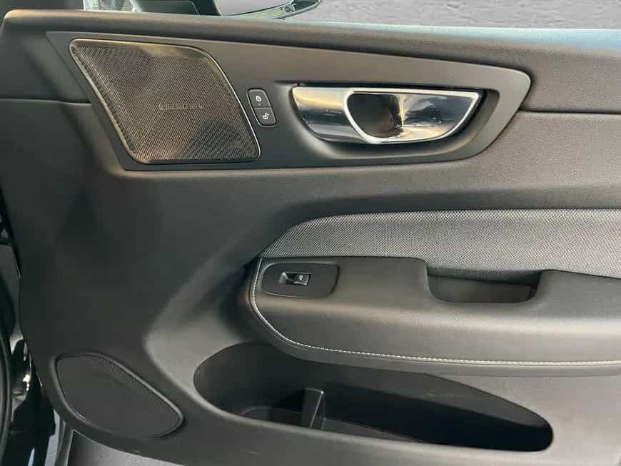 Volvo XC60 B5 AWD R-Design Aut 360° PilotAssist BLIS 1 02/2020-photo-18
