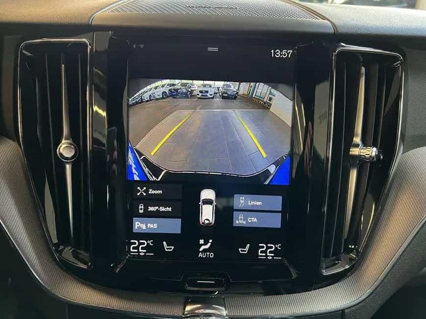 Volvo XC60 B5 AWD R-Design Aut 360° PilotAssist BLIS 1 02/2020-photo-21