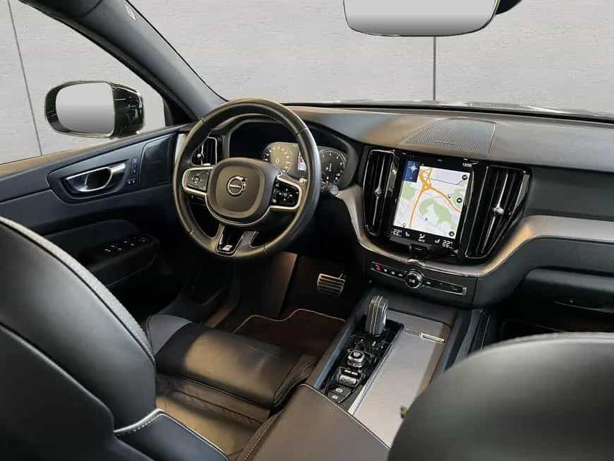 Volvo XC60 B5 AWD R-Design Aut 360° PilotAssist BLIS 1 02/2020-photo-28