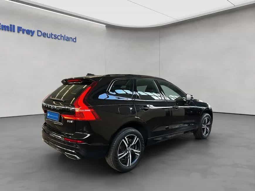 Volvo XC60 B5 AWD R-Design Aut 360° PilotAssist BLIS 1 02/2020-photo-4