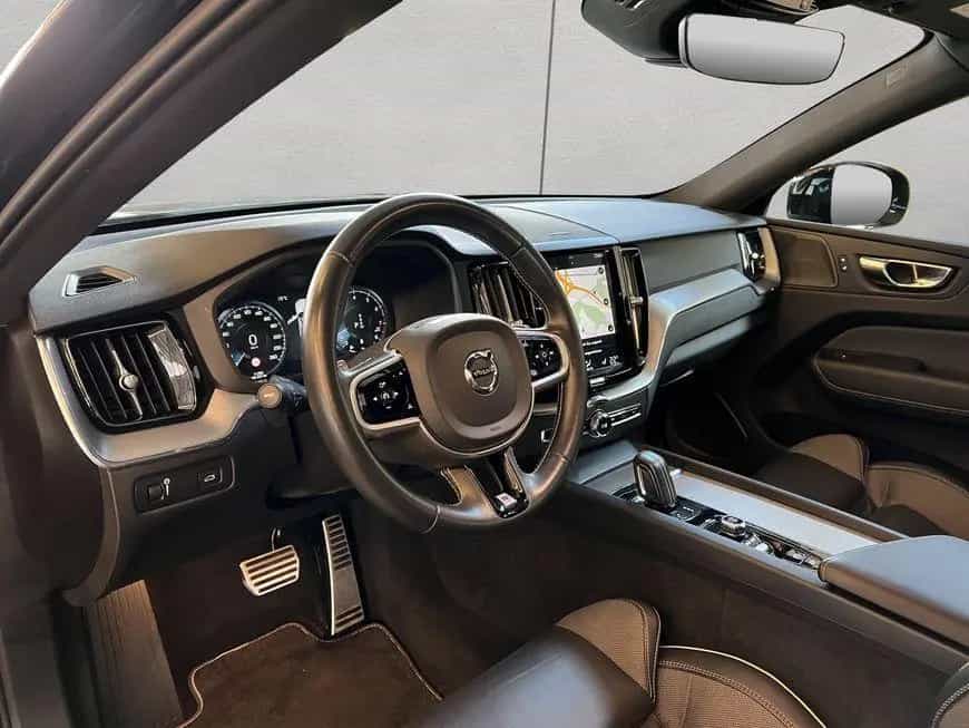 Volvo XC60 B5 AWD R-Design Aut 360° PilotAssist BLIS 1 02/2020-photo-9