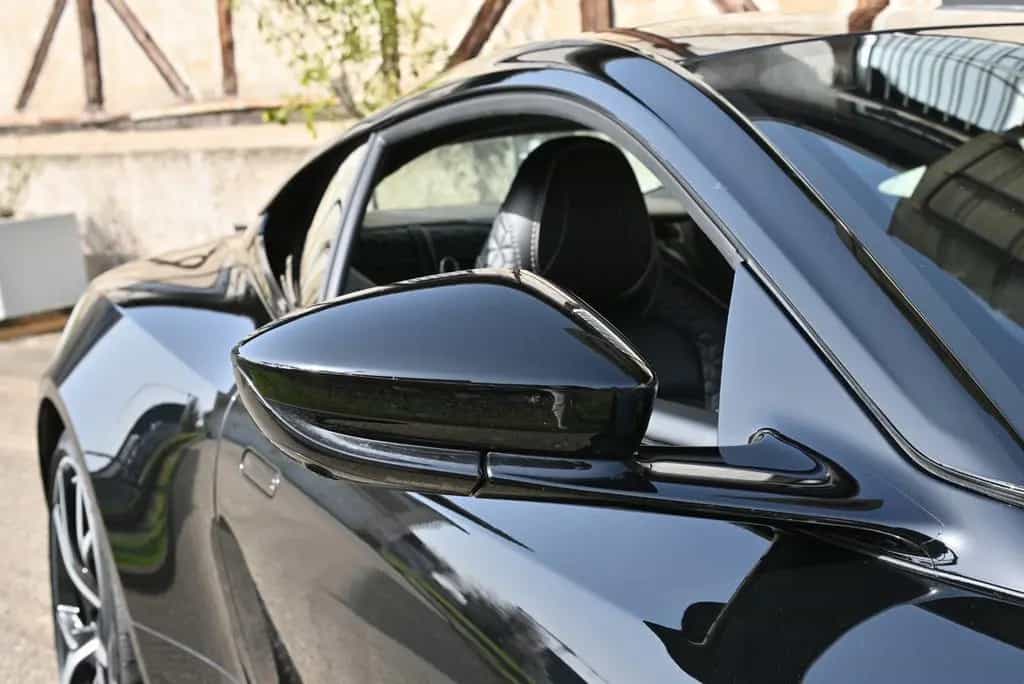 Aston Martin DBS /Carbonpaket Innen&Außen/SH&SL/1a/1.HD 04/2019-photo-10