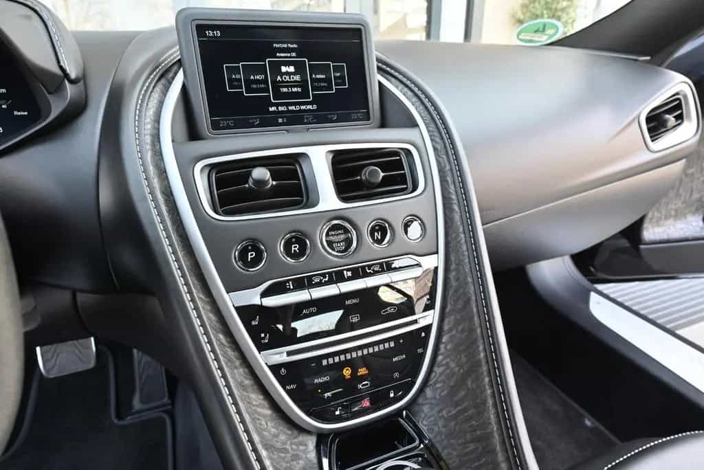 Aston Martin DBS /Carbonpaket Innen&Außen/SH&SL/1a/1.HD 04/2019-photo-22