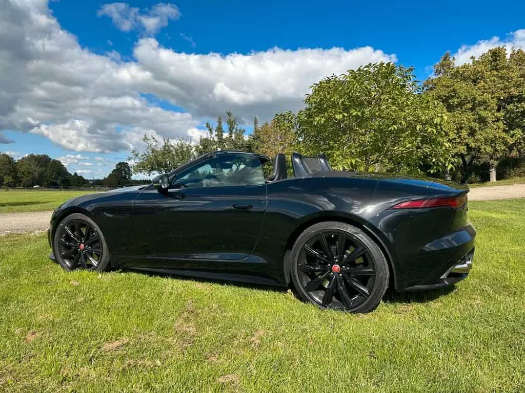 Jaguar F-Type P575 AWD 75R -Cabrio 575PS wie Neu 04/2022-photo-2
