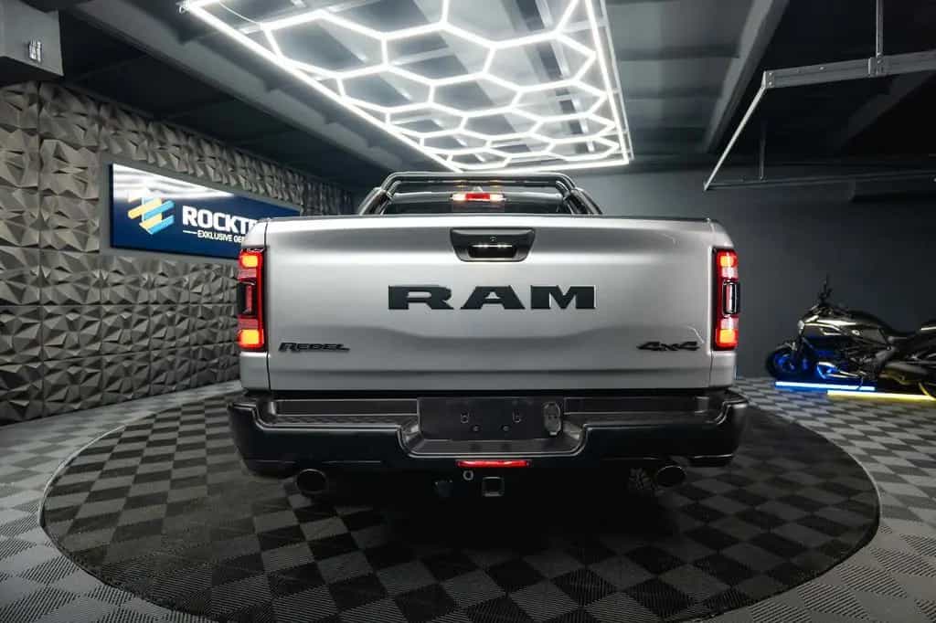 Dodge RAM 5.7 V8 HEMI 4x4 REBEL OFFROAD AXLE LOCK 19% 10/2022-photo-17