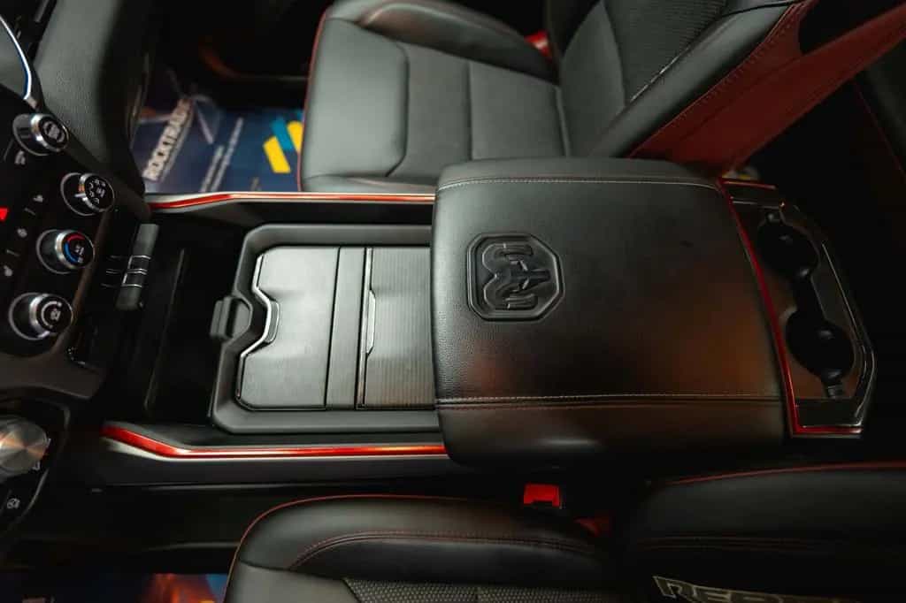 Dodge RAM 5.7 V8 HEMI 4x4 REBEL OFFROAD AXLE LOCK 19% 10/2022-photo-34