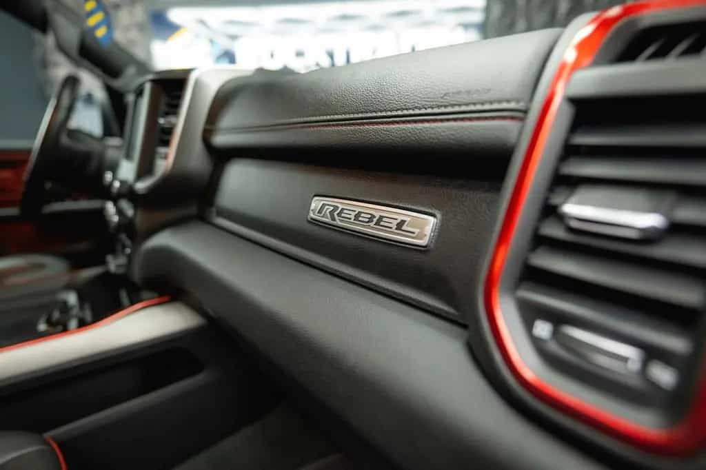Dodge RAM 5.7 V8 HEMI 4x4 REBEL OFFROAD AXLE LOCK 19% 10/2022-photo-41