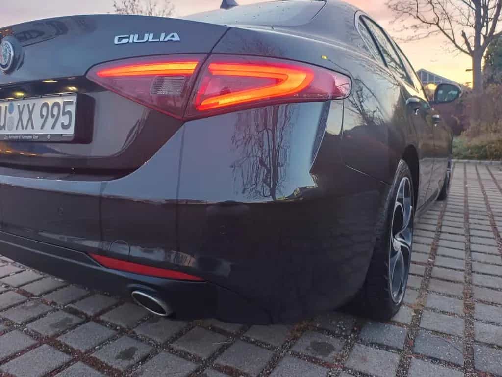 Alfa Romeo Giulia 2.2 Diesel 16V 132 kW 8fach Bereifung 11/2016-photo-10
