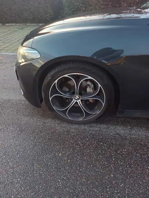Alfa Romeo Giulia 2.2 Diesel 16V 132 kW 8fach Bereifung 11/2016-photo-11