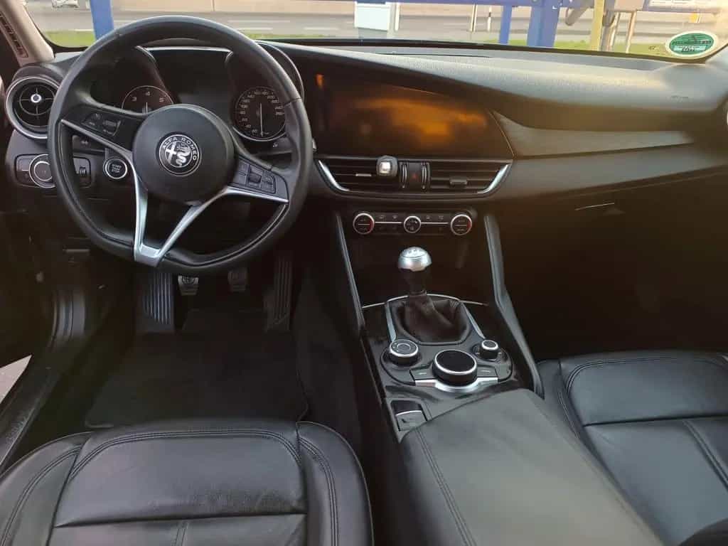 Alfa Romeo Giulia 2.2 Diesel 16V 132 kW 8fach Bereifung 11/2016-photo-6