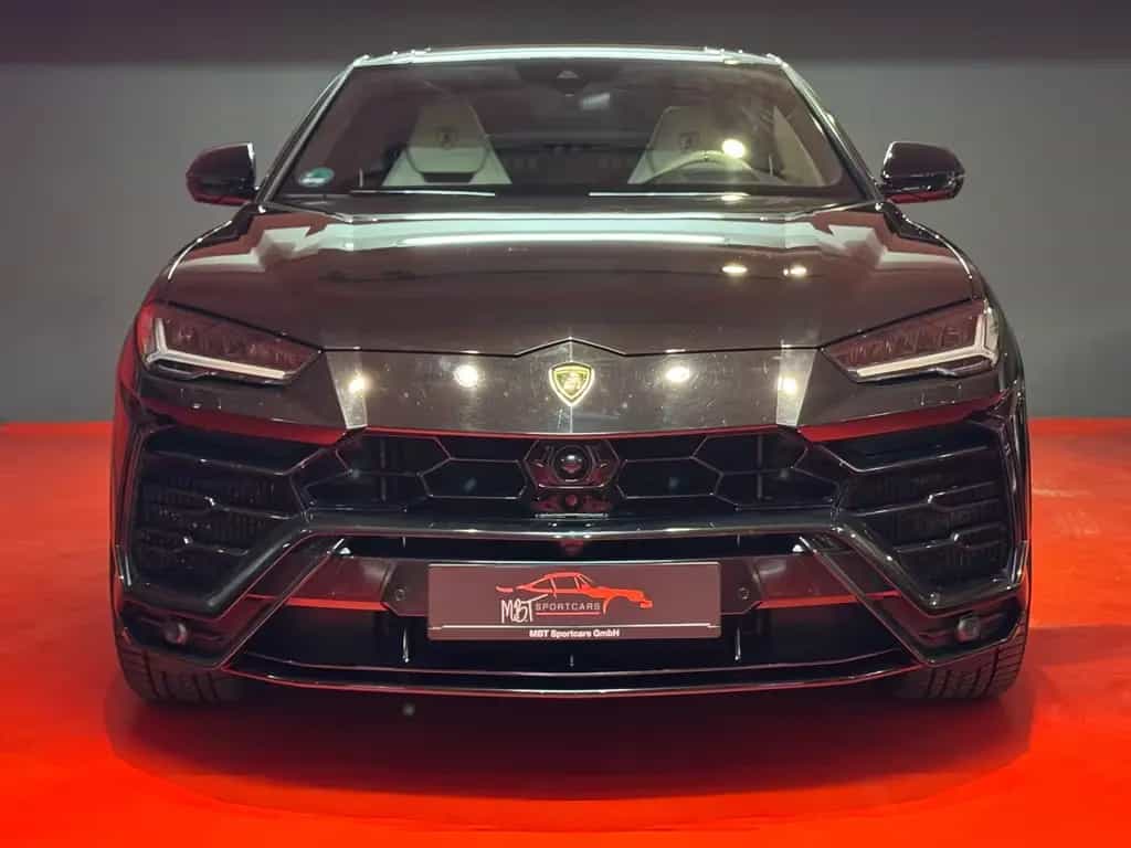 Lamborghini Urus /4.0 V8 650PS/1.HAND/PANO/22" & 23"/SERVICE! 09/2020-photo-0