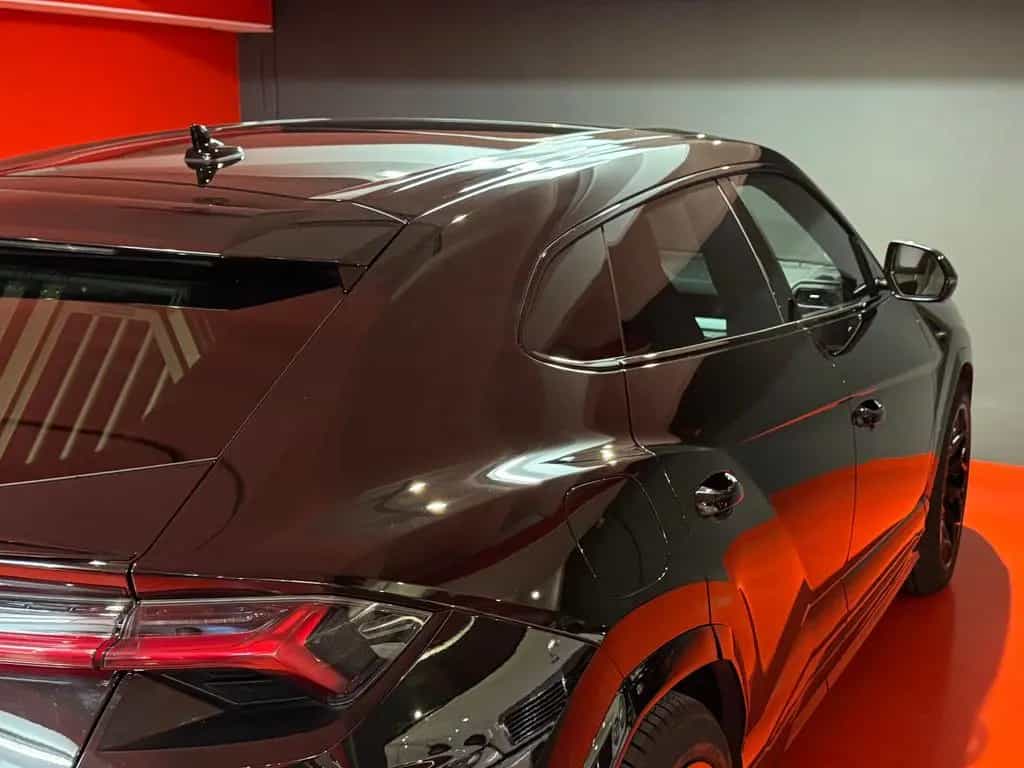 Lamborghini Urus /4.0 V8 650PS/1.HAND/PANO/22" & 23"/SERVICE! 09/2020-photo-12