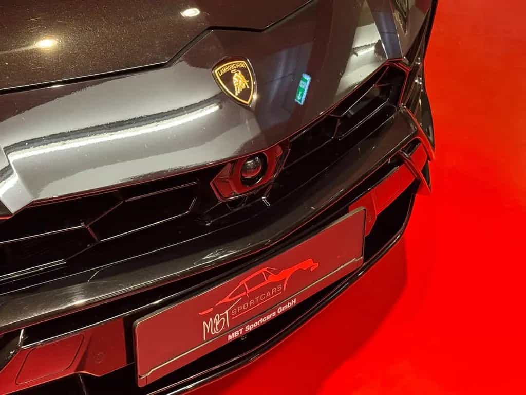 Lamborghini Urus /4.0 V8 650PS/1.HAND/PANO/22" & 23"/SERVICE! 09/2020-photo-32