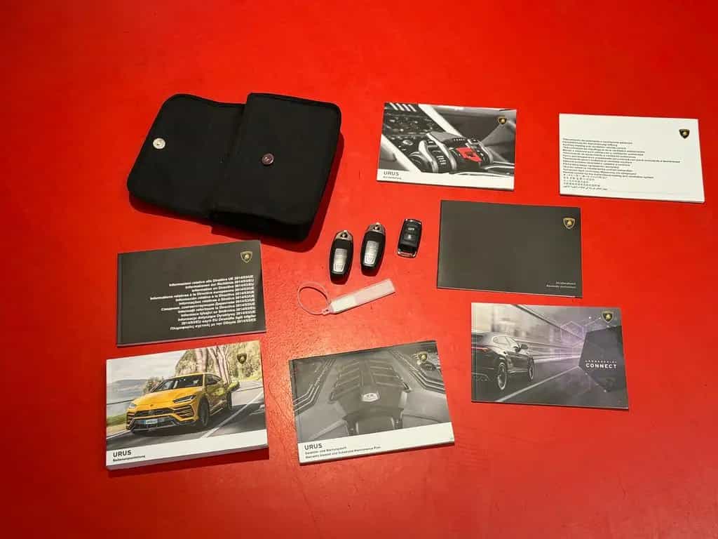 Lamborghini Urus /4.0 V8 650PS/1.HAND/PANO/22" & 23"/SERVICE! 09/2020-photo-35
