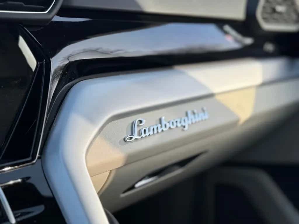 Lamborghini Urus /4.0 V8 650PS/1.HAND/PANO/22" & 23"/SERVICE! 09/2020-photo-5