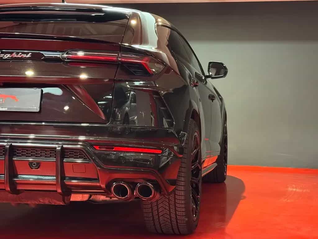 Lamborghini Urus /4.0 V8 650PS/1.HAND/PANO/22" & 23"/SERVICE! 09/2020-photo-7