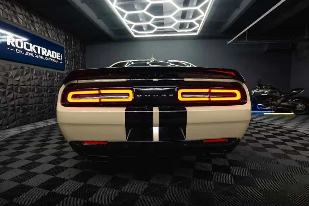 Dodge Challenger 6.4 V8 SRT 392 R/T SCAT PACK WIDEBODY 07/2019-photo-16