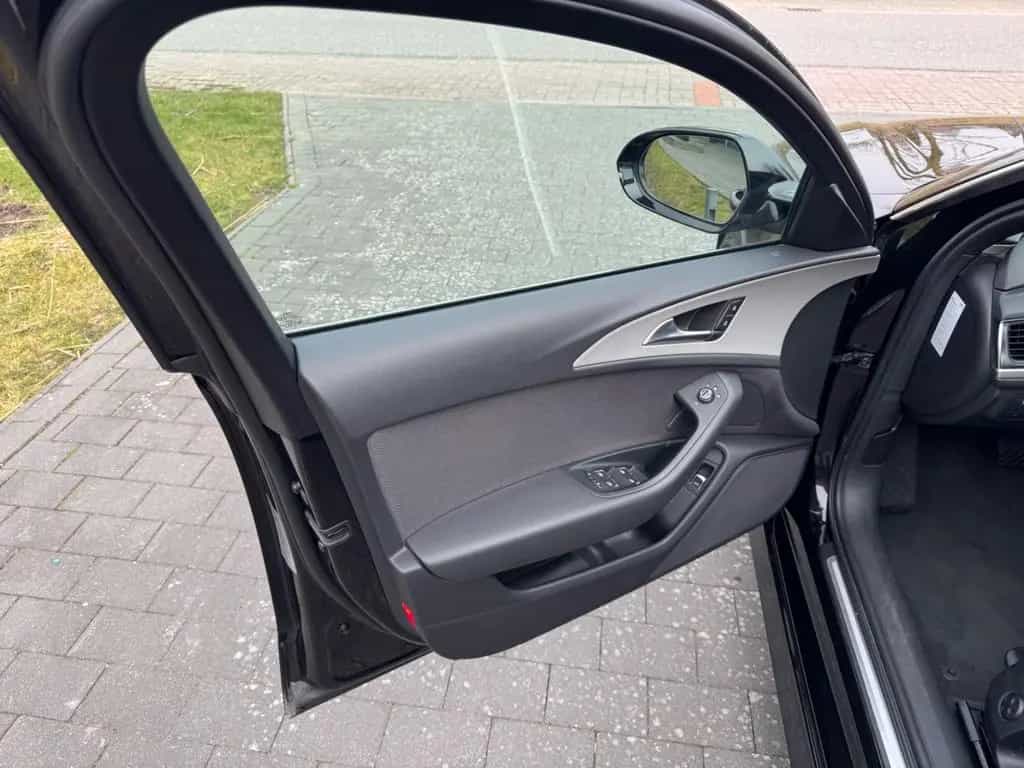 Audi A6 2.0 TDI 140kW ultra S tronic Avant - 06/2017-photo-5