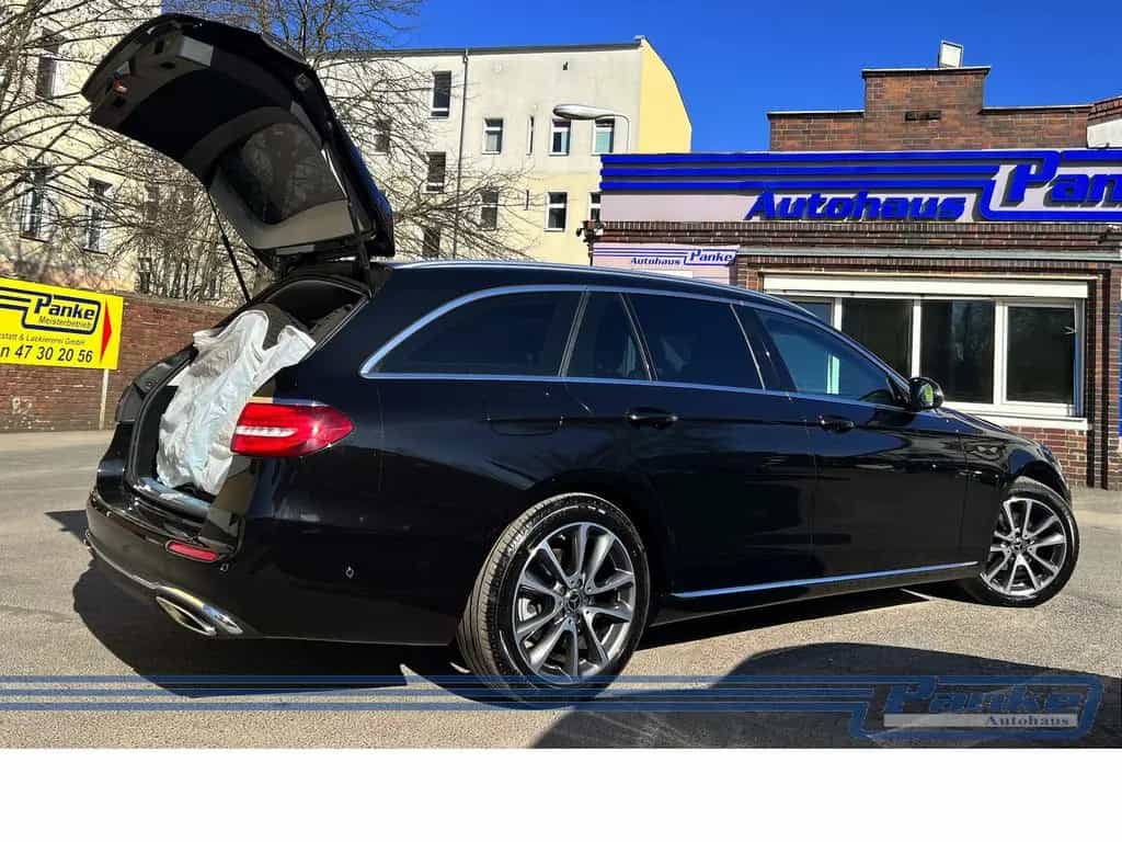 Mercedes-Benz E-Class 200 T-Modell 9G*LED*RFK*NAV*SHZ*Ambient*TotW* 10/2018-photo-16
