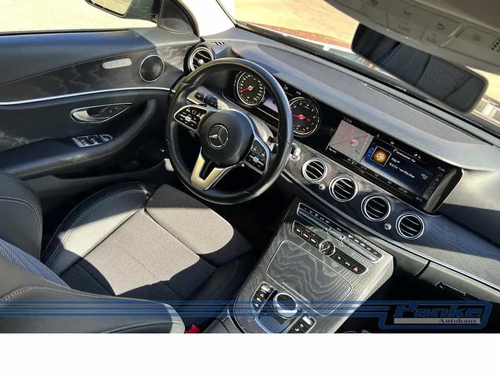 Mercedes-Benz E-Class 200 T-Modell 9G*LED*RFK*NAV*SHZ*Ambient*TotW* 10/2018-photo-2
