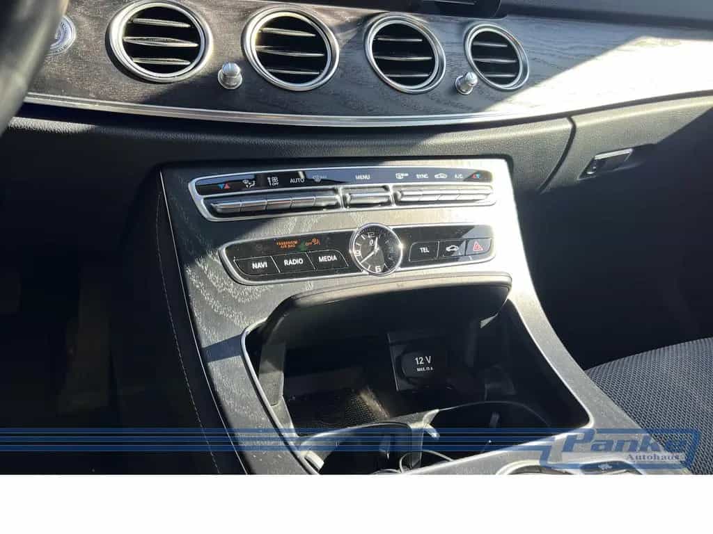 Mercedes-Benz E-Class 200 T-Modell 9G*LED*RFK*NAV*SHZ*Ambient*TotW* 10/2018-photo-22