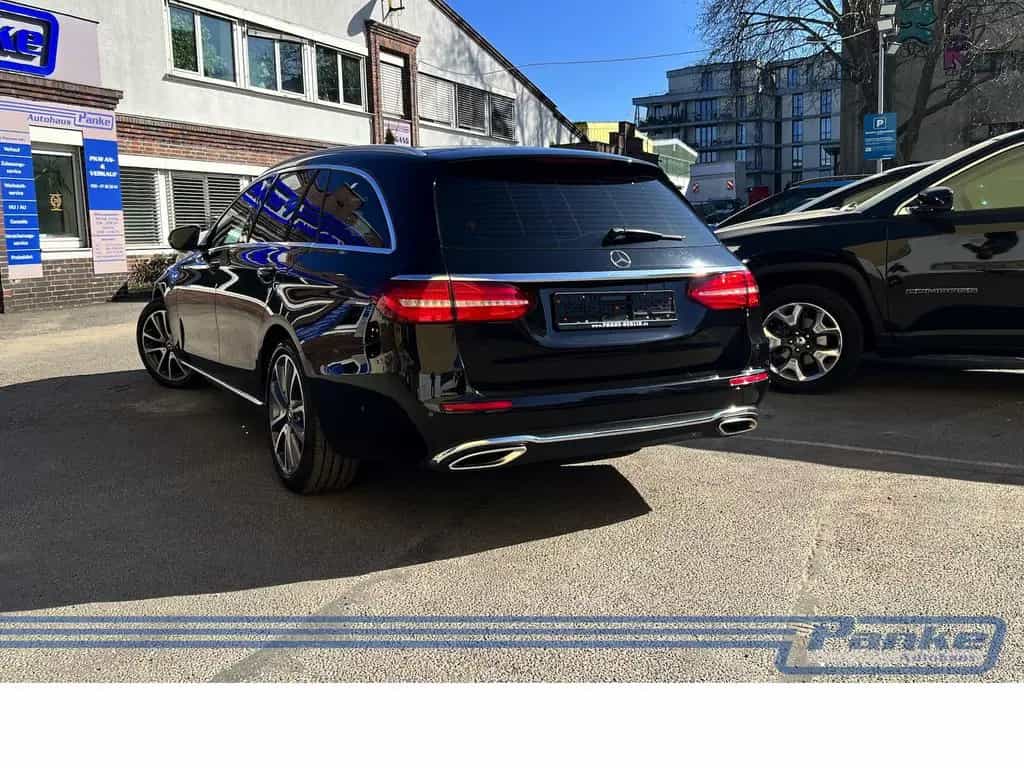 Mercedes-Benz E-Class 200 T-Modell 9G*LED*RFK*NAV*SHZ*Ambient*TotW* 10/2018-photo-4