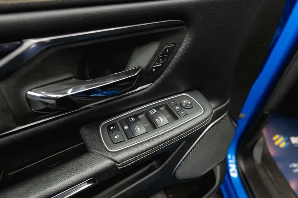 Dodge RAM 5.7 V8 HEMI 4x4 NIGHT GT SPORT  Night-Paket 01/2023-photo-36