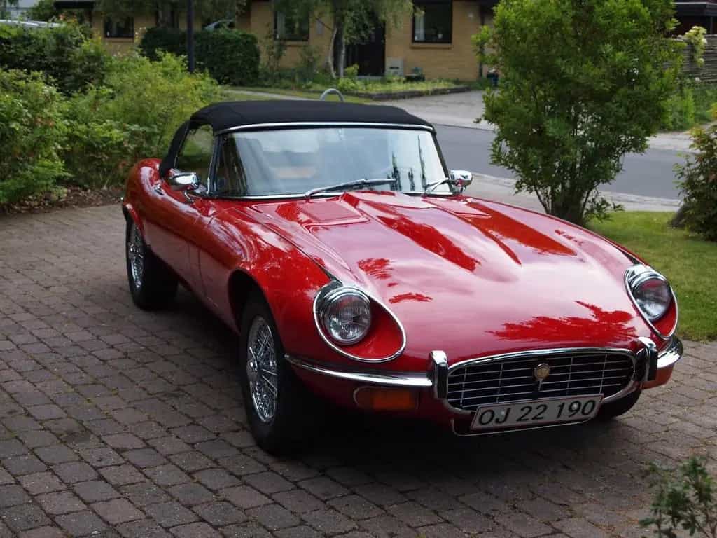 Jaguar E-Type 12/1974-photo-3