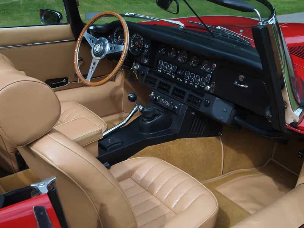 Jaguar E-Type 12/1974-photo-4