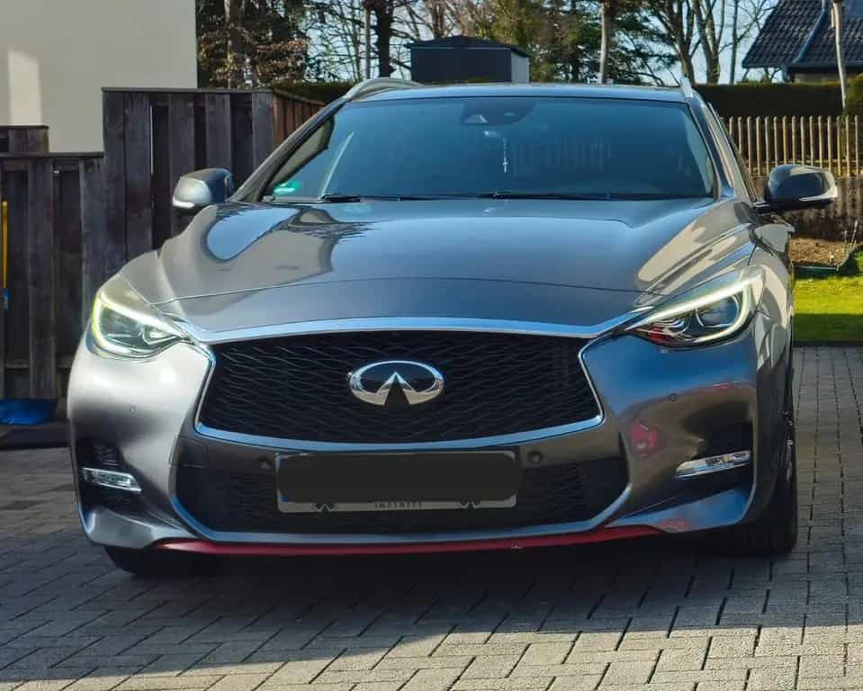 Infiniti Q30 2.2d DCT AWD Sport City Black 06/2016-photo-1