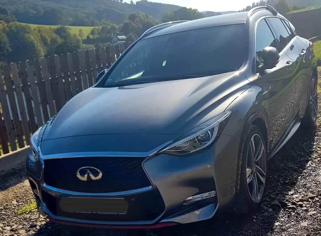 Infiniti Q30 2.2d DCT AWD Sport City Black 06/2016-photo-2