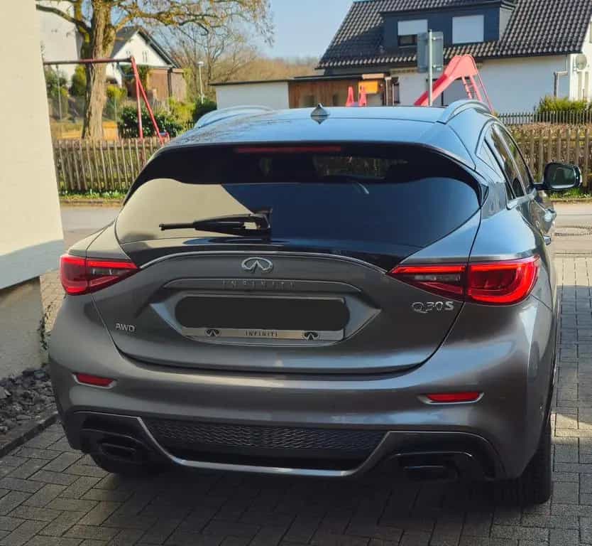 Infiniti Q30 2.2d DCT AWD Sport City Black 06/2016-photo-3