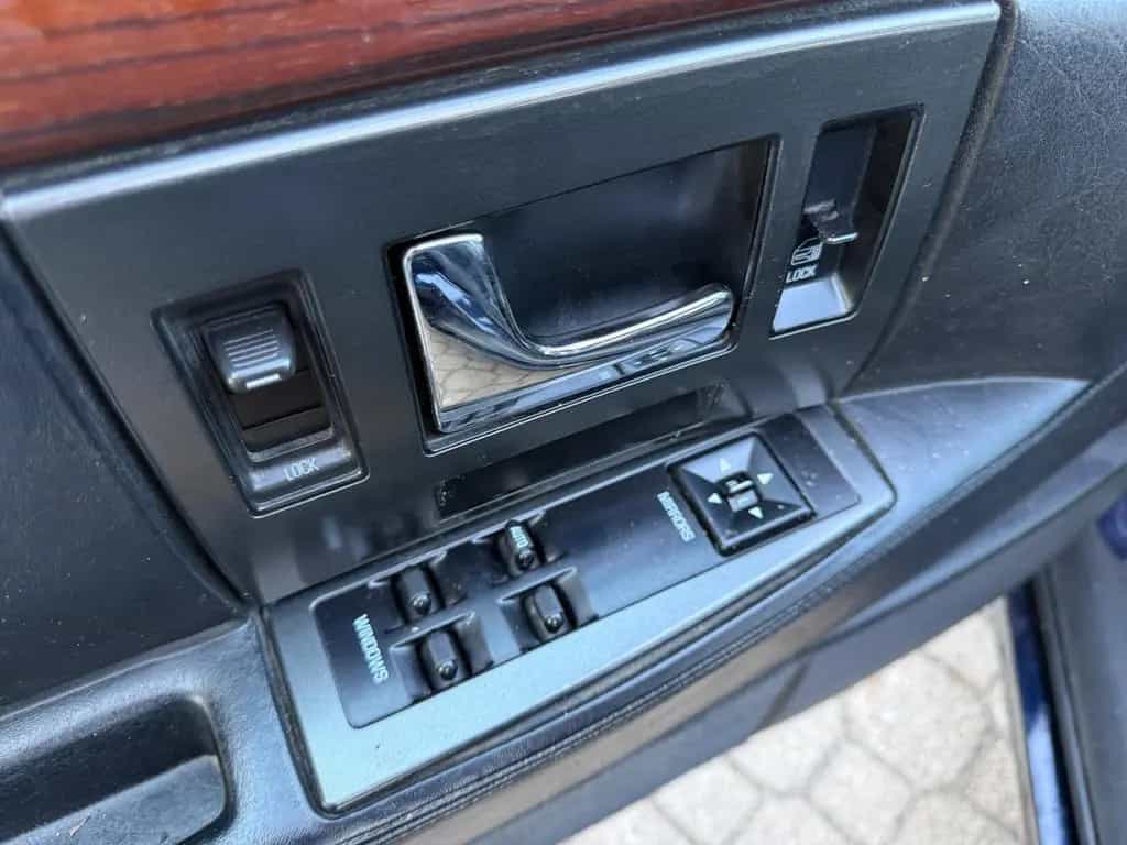 Cadillac Seville STS 4.6 V8 03/1994-photo-17